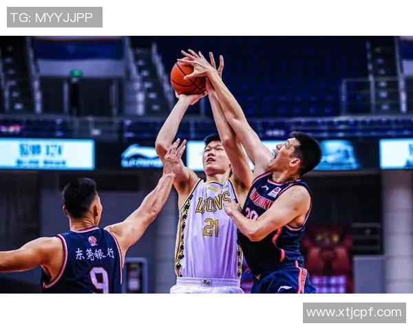 日本队与恒大激战正酣谁能在这场较量中笑到最后